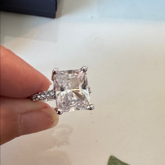 Suzanne Somers Silver Ring with Clear Stone - Picture 2 of 3